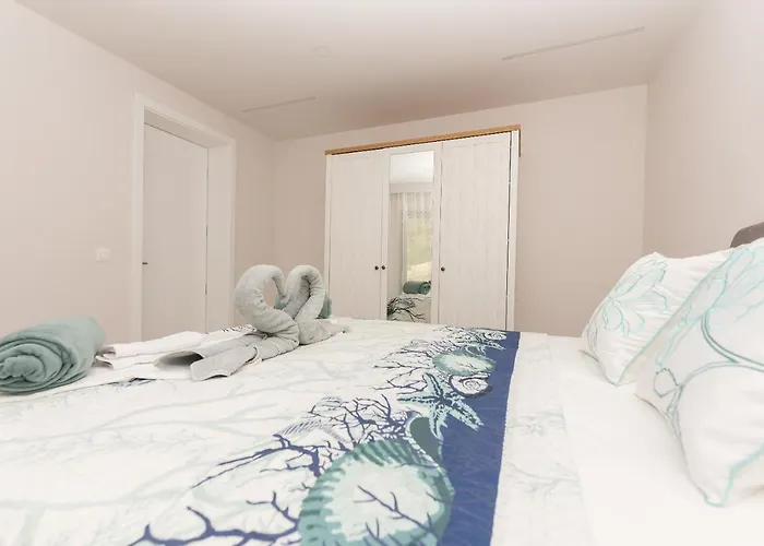 Luxury Lemon Sea & View * מאקרסקה