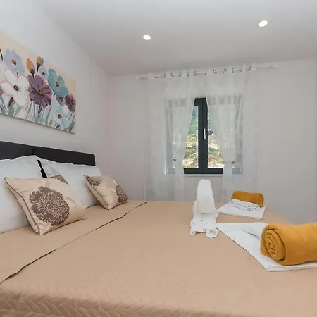 Luxury Lemon Sea & View Apartment